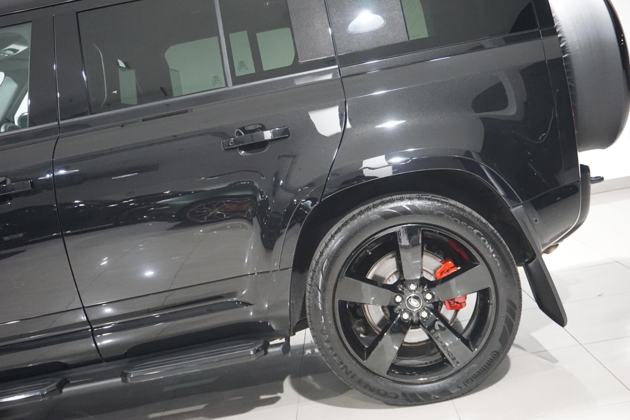 Land Rover Defender 110 3.0 D300 MHEV X-Dynamic HSE SUV 5dr Diesel Auto 4WD Euro 6 (s/s) (300 ps)